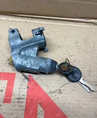 Volkswagen Golf III Ignition lock 171905851