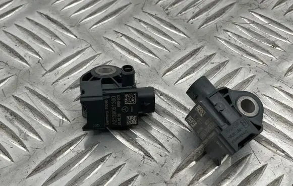 Mercedes-Benz C W205 Airbag deployment crash/impact sensor A2139051300 869108