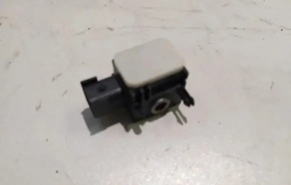 Hyundai Santa Fe Airbag deployment crash/impact sensor 959202B000 95920-2B000