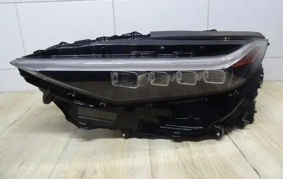 Toyota RAV 4 (XA40) Headlight/headlamp