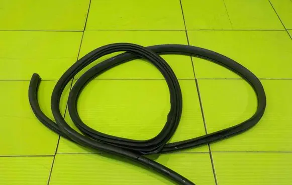 Chevrolet Captiva Front door rubber seal PRZOD 12AB37 0391A20A014047A5AA