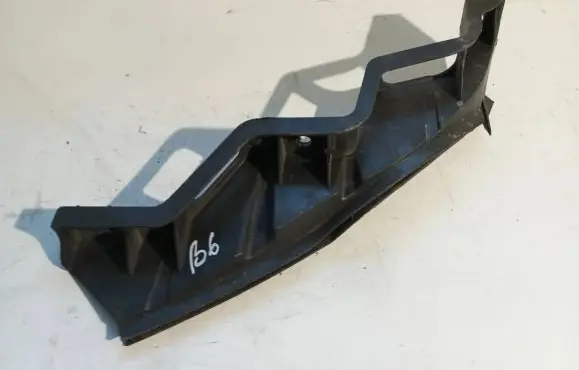 Volkswagen PASSAT B6 Front bumper mounting bracket 3C0807890