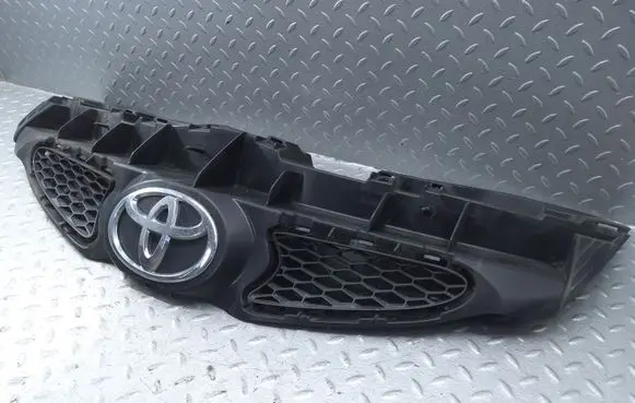 Toyota Aygo AB10 Front bumper upper radiator grill 531110H010