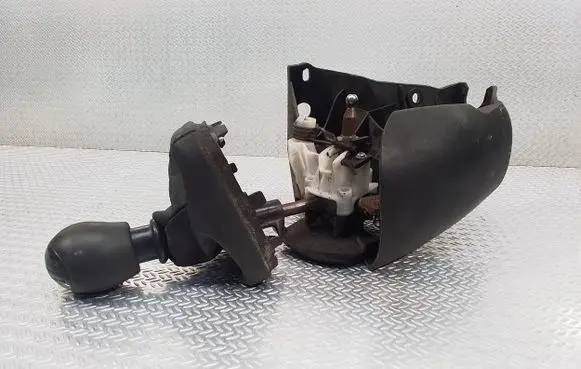 Opel Movano B Gear shifter/selector 8200744935