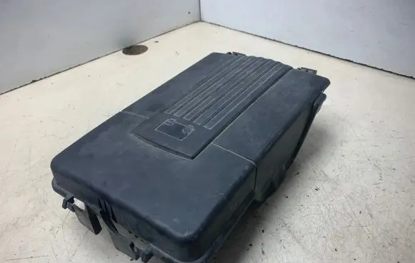 Volkswagen PASSAT B6 Battery box tray cover/lid 1K0915443A