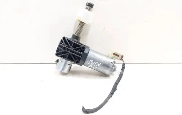 BMW 5 GT F07 Seat adjustment motor 0390204072 9168759 4498744