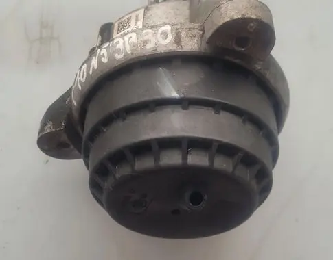 BMW 5 F10 F11 Engine mount vacuum valve 