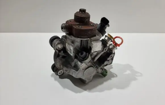 Volvo V60 Fuel injection high pressure pump 31272896 0445010618