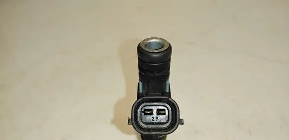 Volkswagen Golf V Fuel injector 07K906031C 7019F04726