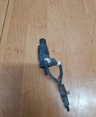 Volkswagen Touran I Windscreen/windshield washer pump 1K6955651 6062550