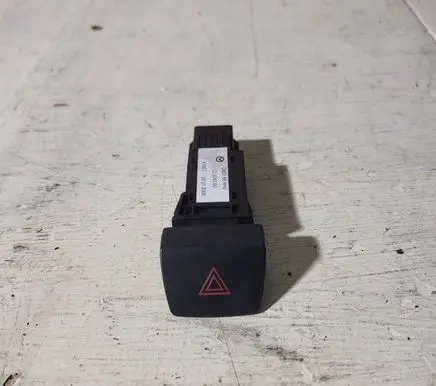 Mazda 2 Hazard light switch D651664H0 03004300 K1827