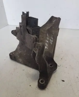 BMW 3 E90 E91 Engine mounting bracket 6760309