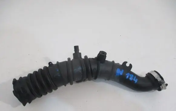 Renault Clio III Air intake duct part 8200519077