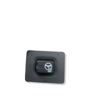 Hyundai i40 Steering wheel heating switch 