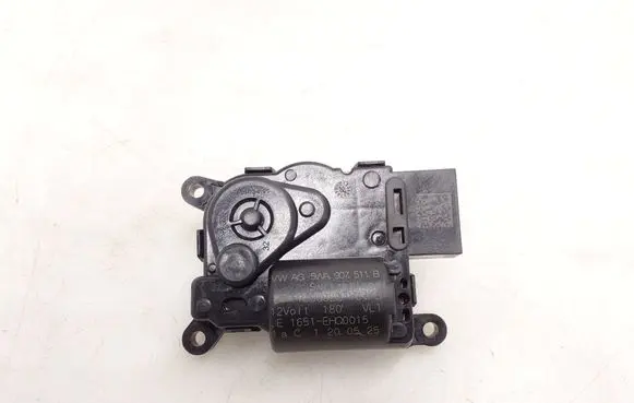 Volkswagen Tiguan Air flap motor/actuator 5WA907511B