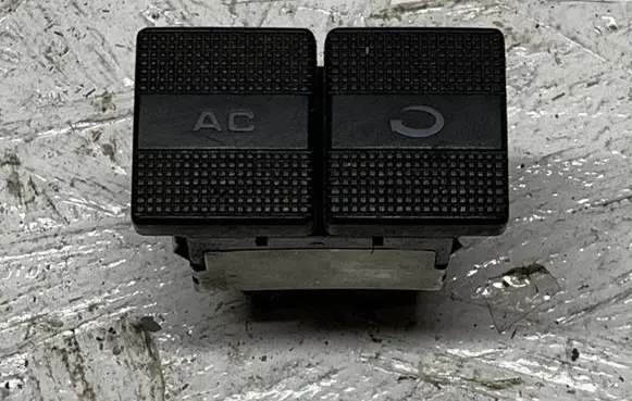 Volkswagen Golf III Air conditioning (A/C) switch 1H0959543