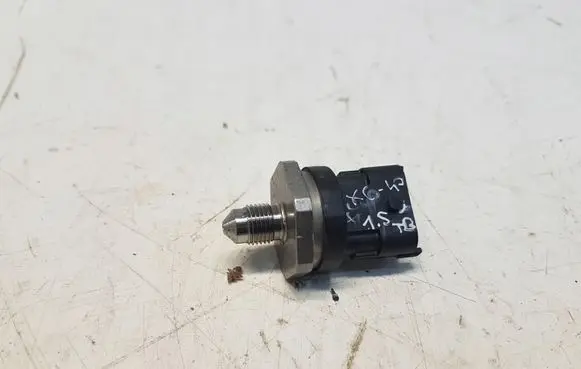 Fuel pressure sensor