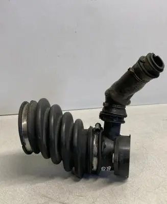 Ford Focus Turbo air intake inlet pipe/hose 1051412S03