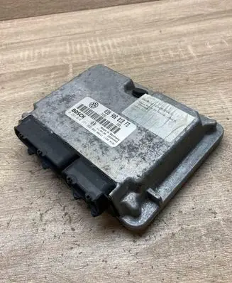Volkswagen PASSAT B5 Engine control unit/module ECU 038906018FS 0281010171