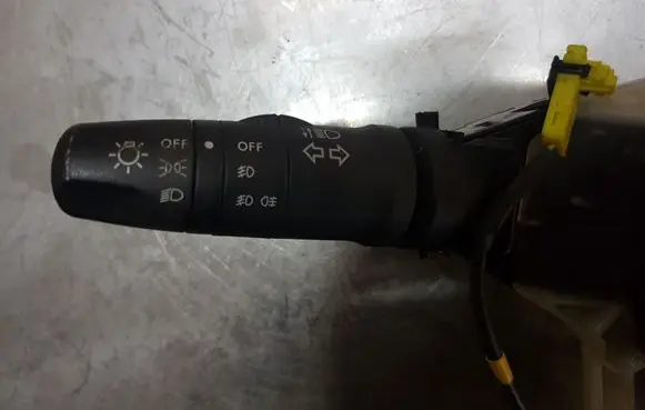 Nissan X-Trail T30 Indicator stalk 255408H700