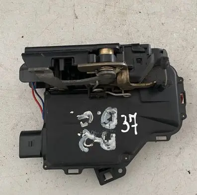 Audi A6 S6 C5 4B Front door lock PA6630FV