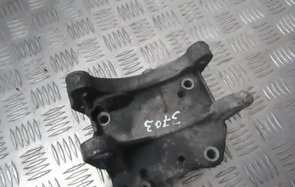 Peugeot 207 Engine mounting bracket 9659649080