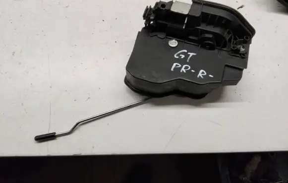 BMW 5 GT F07 Front door lock A053702