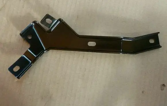 Engine mounting bracket