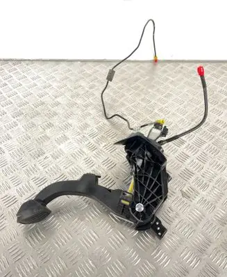 Peugeot Expert Clutch pedal 9818902380