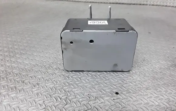 Mercedes-Benz GL X164 Central locking vacuum pump 0008002548