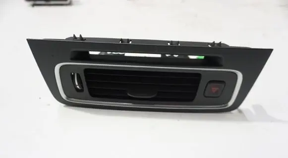 Volvo V60 Dash center air vent grill