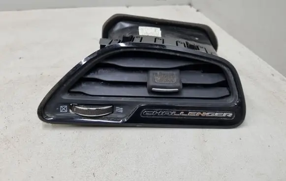 Dodge Challenger Dashboard side air vent grill/cover trim 5LE09SZ0AG 0277651
