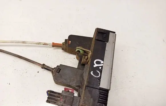 Opel Zafira A Rear door lock 24414135