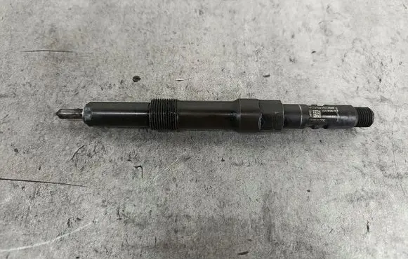 Ford Mondeo Mk III Fuel injector 