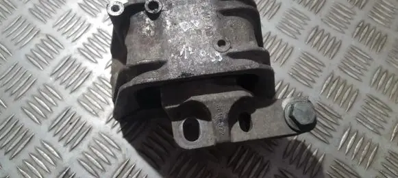 Volkswagen PASSAT B6 Engine mount bracket 1k0199262