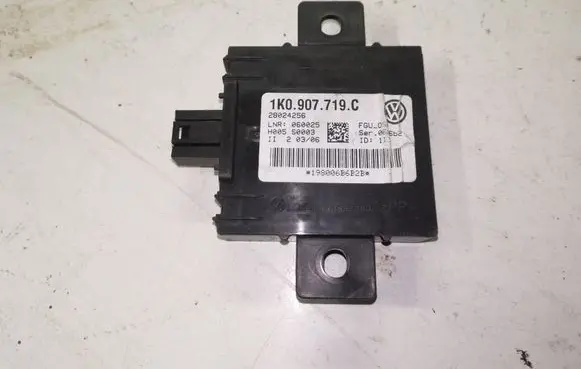 Audi A3 S3 8P Alarm control unit/module 1K0907719C