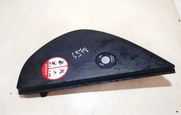 Passenger airbag on/off switch