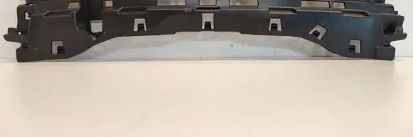 Rear bumper mounting bracket