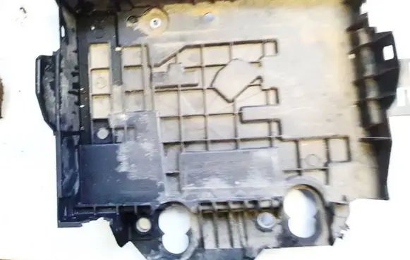 Renault Clio III Battery box tray 8200314273