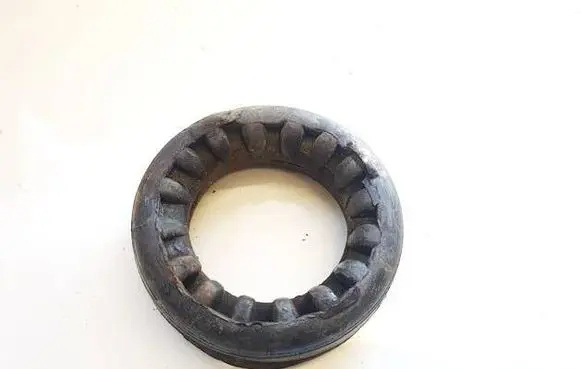 Ford Kuga I Front coil spring rubber mount 