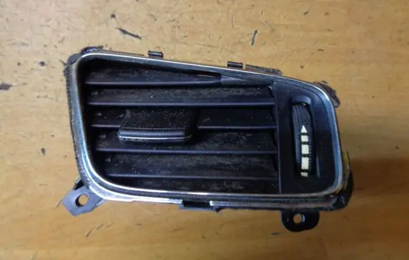 KIA Ceed Dash center air vent grill 97480A2900