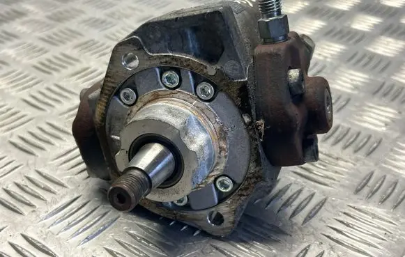 Opel Mokka Fuel injection high pressure pump 55586499 08925 HU2940001003