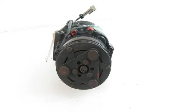 Opel Corsa C Air conditioning (A/C) compressor (pump) 24421642