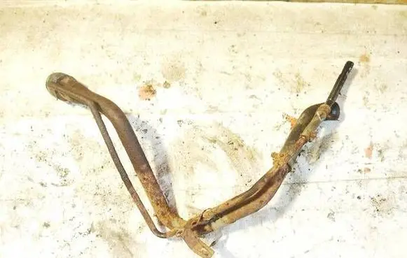 Toyota Yaris Fuel tank filler neck pipe 