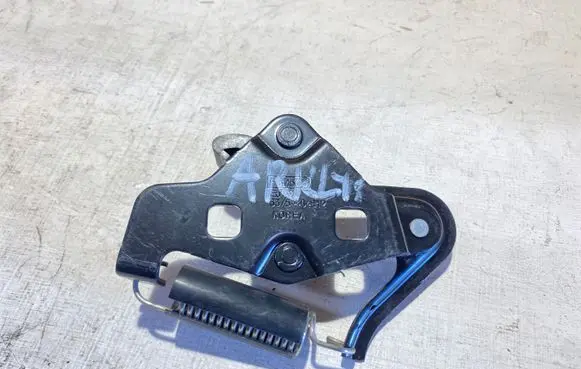 Ford Mustang VI Loading door lock loop/hook striker 6354404B12