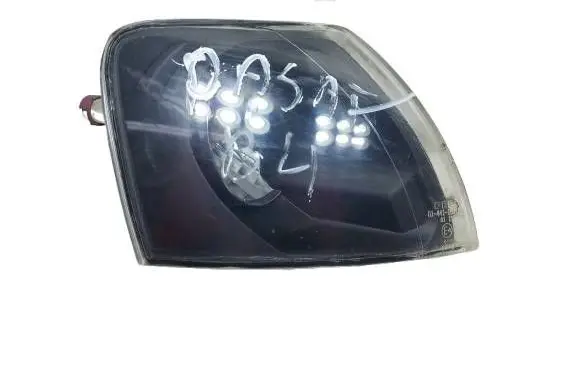 Volkswagen PASSAT B5 Front indicator light 156249KAS 156249