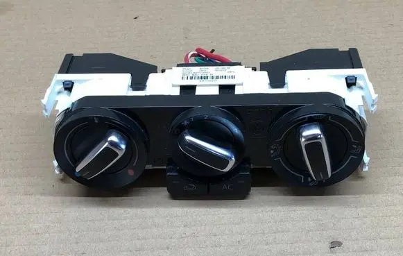 Volkswagen Polo V 6R Climate control unit 6R0820045N X8175002