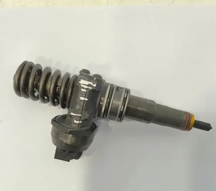 Volkswagen Caddy Fuel injector 0414720313 PDB043 038130073