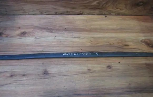 Nissan Almera Tino Front door trim (molding) m561b 80870buxxxrh