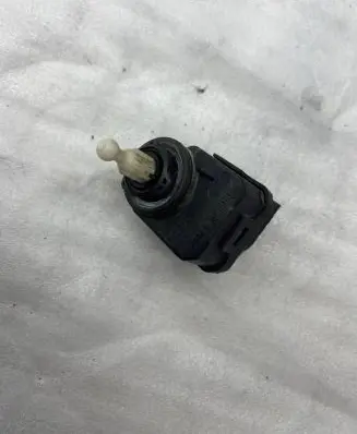Audi A3 S3 8L Headlight level adjustment motor 